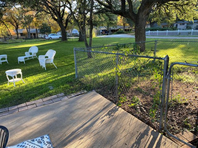 1305 E Main ST, Round Rock, TX 78664