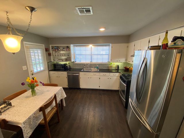 1305 E Main ST, Round Rock, TX 78664