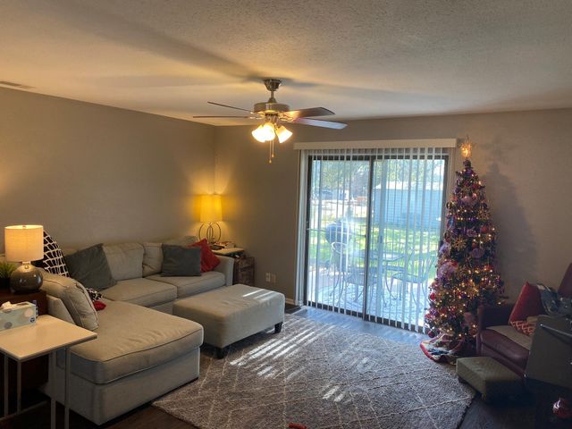 1305 E Main ST, Round Rock, TX 78664