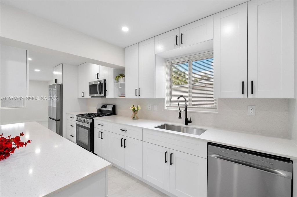 3740 NW 9th Ct, Lauderhill, FL 33311