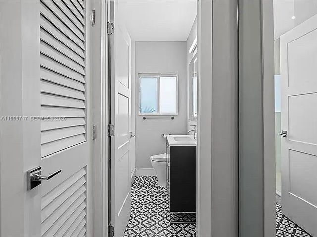 808 NE 17th Way 2, Fort Lauderdale, FL 33304