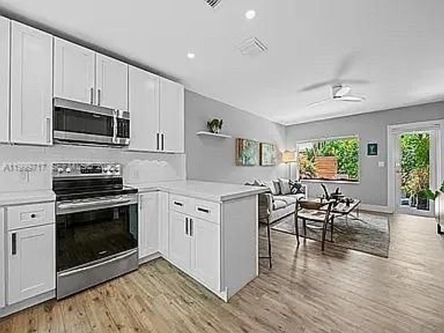 808 NE 17th Way 2, Fort Lauderdale, FL 33304