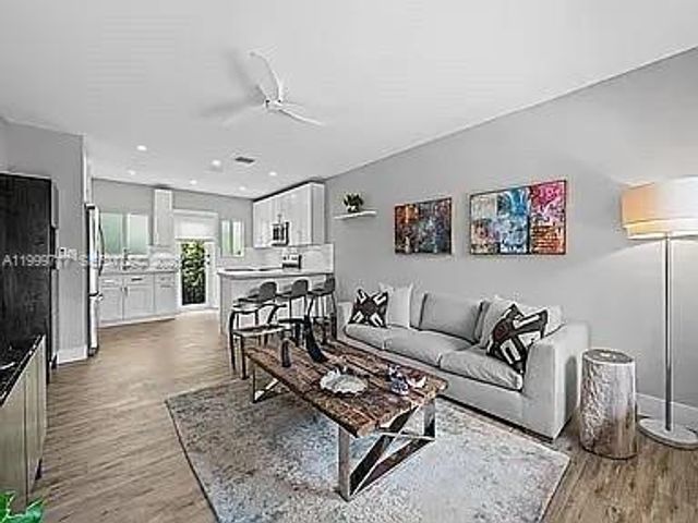 808 NE 17th Way 2, Fort Lauderdale, FL 33304