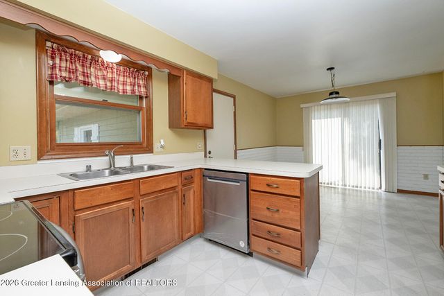 3901 Dobie Road, Okemos, MI 48864
