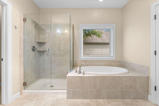 8243 Heathertree Lane, Brighton, MI 48116