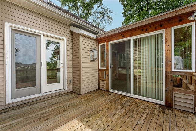 8243 Heathertree Lane, Brighton, MI 48116