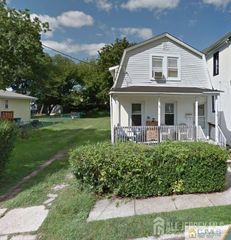 26 Howard Street, Hopelawn, NJ 08861