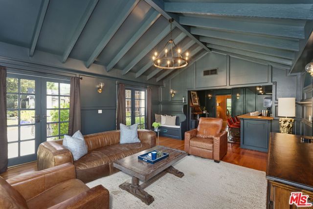 1752 Riverside Drive, Glendale, CA 91201