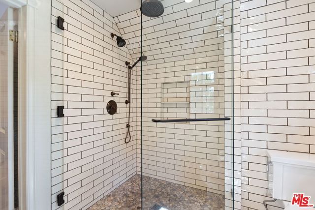1752 Riverside Drive, Glendale, CA 91201