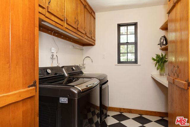 1752 Riverside Drive, Glendale, CA 91201