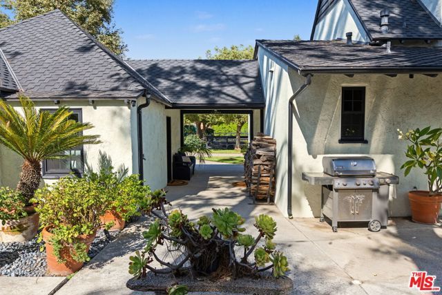1752 Riverside Drive, Glendale, CA 91201