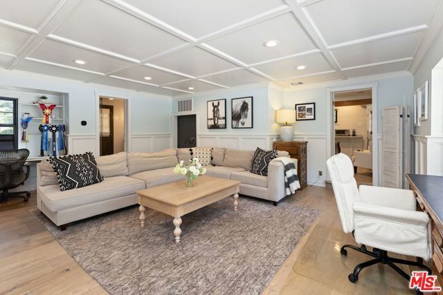 1752 Riverside Drive, Glendale, CA 91201