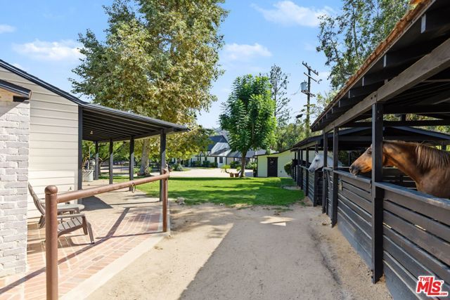 1752 Riverside Drive, Glendale, CA 91201