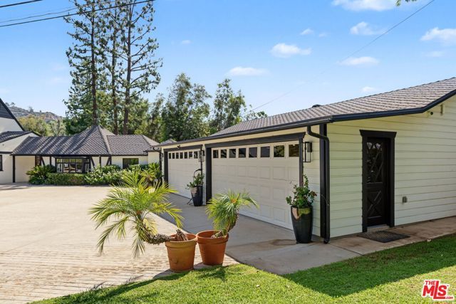 1752 Riverside Drive, Glendale, CA 91201