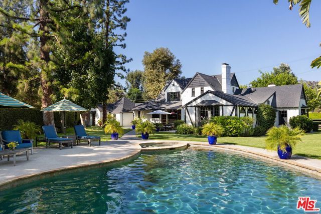 1752 Riverside Drive, Glendale, CA 91201