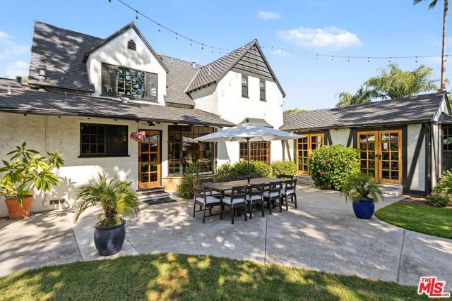 1752 Riverside Drive, Glendale, CA 91201