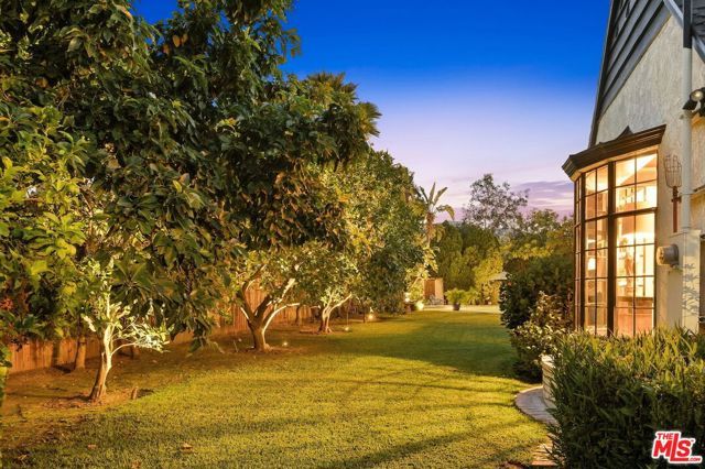 1752 Riverside Drive, Glendale, CA 91201