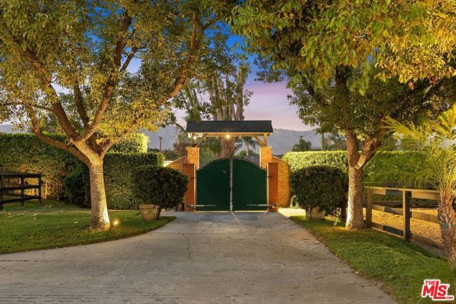 1752 Riverside Drive, Glendale, CA 91201