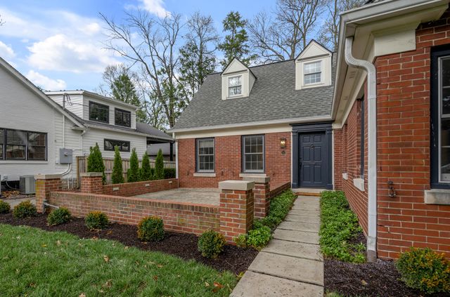 211 Chenault Road, Lexington, KY 40502