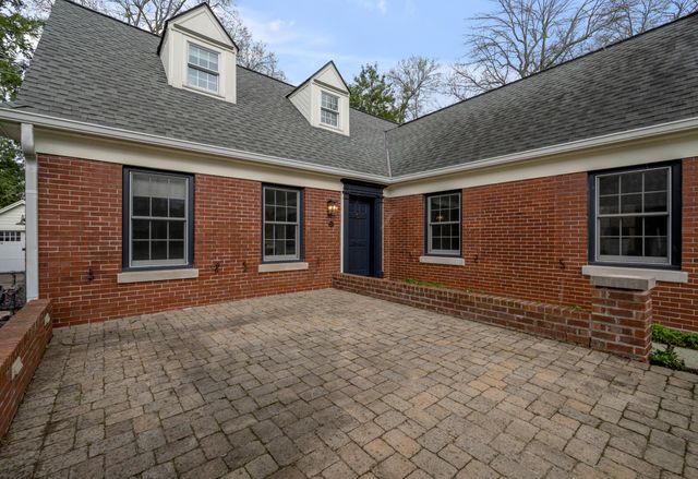 211 Chenault Road, Lexington, KY 40502