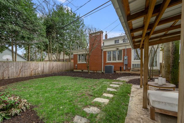 211 Chenault Road, Lexington, KY 40502