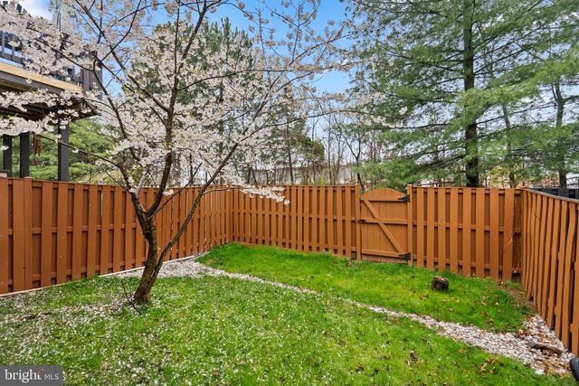 45773 SMOKETREE TER, Sterling, VA 20166