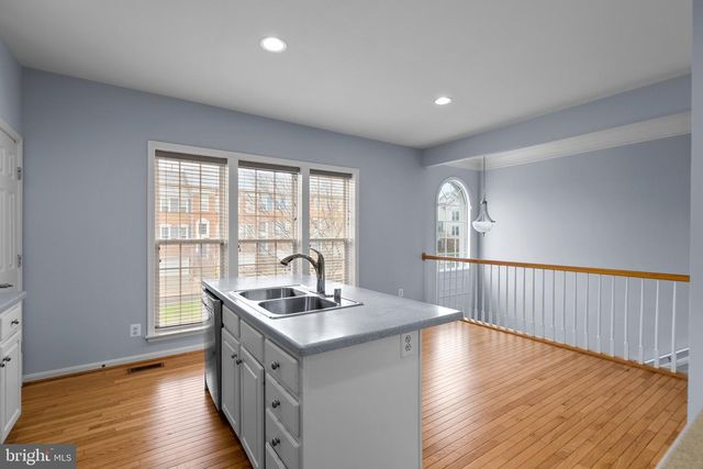 45773 SMOKETREE TER, Sterling, VA 20166