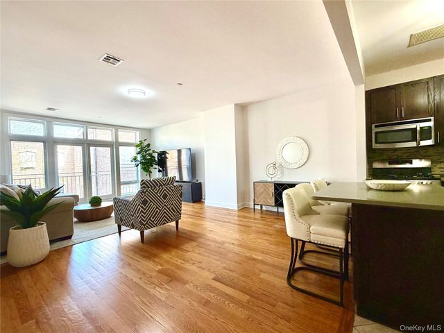 90 Bay Street Landing 3J, Staten Island, NY 10301
