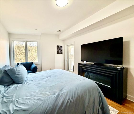 90 Bay Street Landing 3J, Staten Island, NY 10301