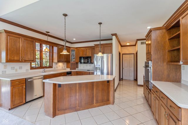 338 Mutton Creek Drive, Seymour, IN 47274