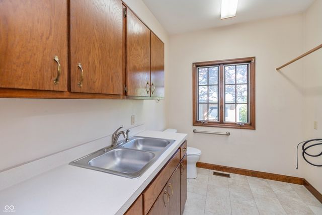 338 Mutton Creek Drive, Seymour, IN 47274