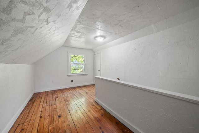 1701 E Dunedin Road, Columbus, OH 43224