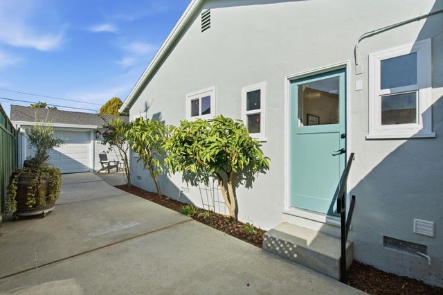 946 Los Padres Boulevard, Santa Clara, CA 95050