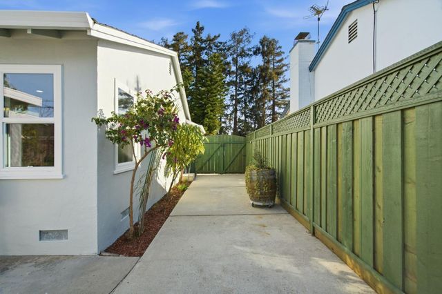 946 Los Padres Boulevard, Santa Clara, CA 95050