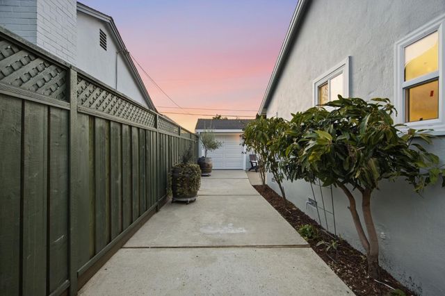 946 Los Padres Boulevard, Santa Clara, CA 95050