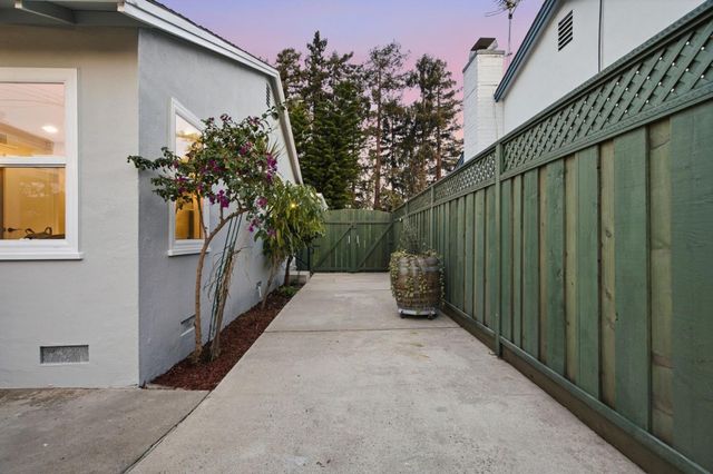 946 Los Padres Boulevard, Santa Clara, CA 95050