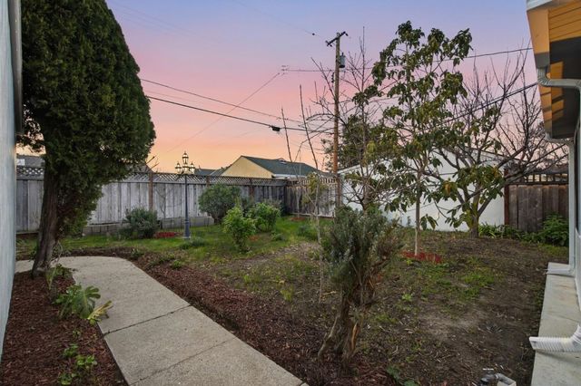 946 Los Padres Boulevard, Santa Clara, CA 95050