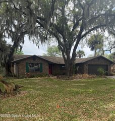 1833 Oakwood Trail, Melbourne, FL 32934