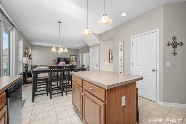 2643 Arbor Chase Drive Ne, Grand Rapids Twp, MI 49525