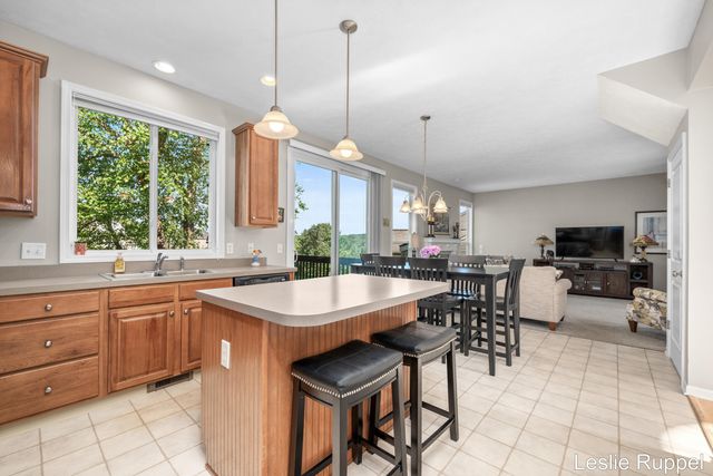 2643 Arbor Chase Drive Ne, Grand Rapids Twp, MI 49525