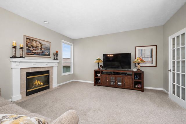 2643 Arbor Chase Drive Ne, Grand Rapids Twp, MI 49525