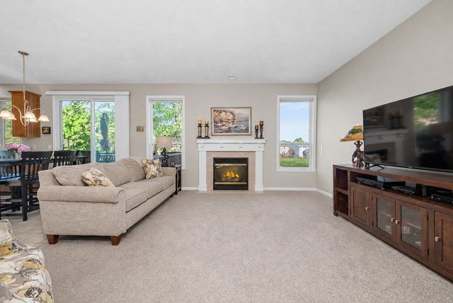 2643 Arbor Chase Drive Ne, Grand Rapids Twp, MI 49525