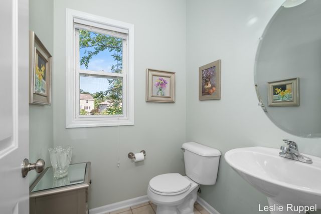 2643 Arbor Chase Drive Ne, Grand Rapids Twp, MI 49525