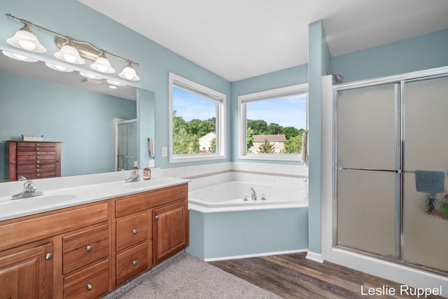 2643 Arbor Chase Drive Ne, Grand Rapids Twp, MI 49525
