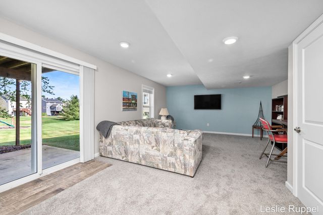2643 Arbor Chase Drive Ne, Grand Rapids Twp, MI 49525