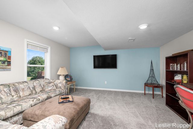 2643 Arbor Chase Drive Ne, Grand Rapids Twp, MI 49525