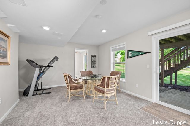 2643 Arbor Chase Drive Ne, Grand Rapids Twp, MI 49525