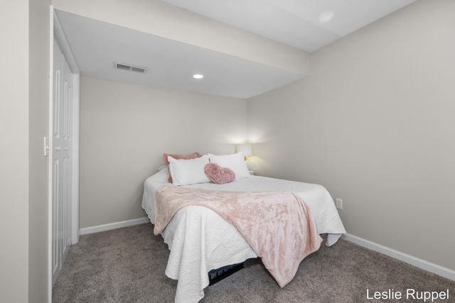 2643 Arbor Chase Drive Ne, Grand Rapids Twp, MI 49525