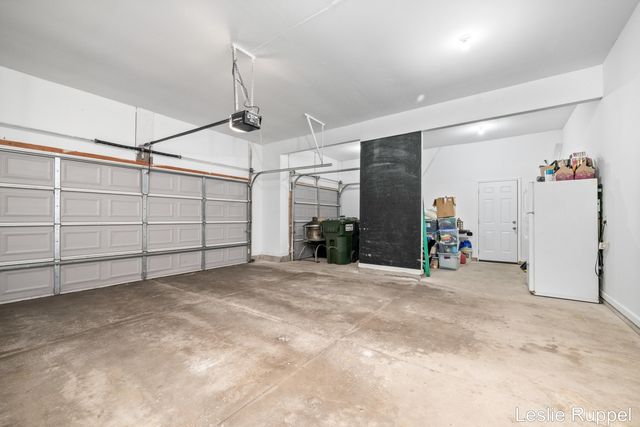 2643 Arbor Chase Drive Ne, Grand Rapids Twp, MI 49525