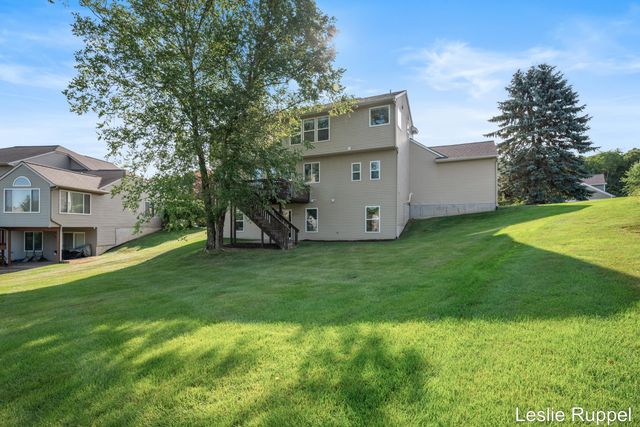 2643 Arbor Chase Drive Ne, Grand Rapids Twp, MI 49525
